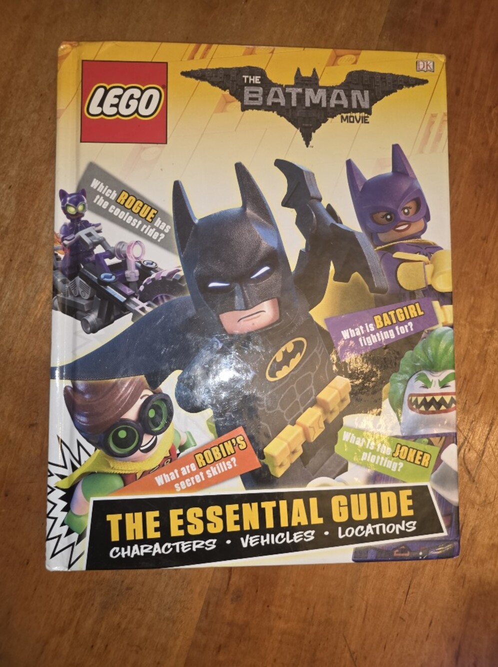 The LEGO® BATMAN MOVIE Essential Guide by March, Julia VG!.